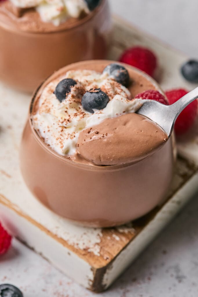 Protein pudding with forest berries