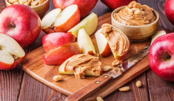 Apples with peanut butter